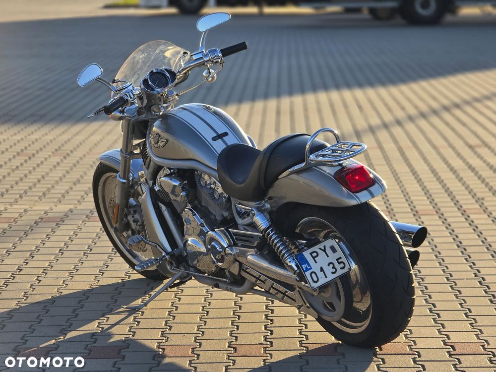 Harley-Davidson V-Rod Street Rod - 4