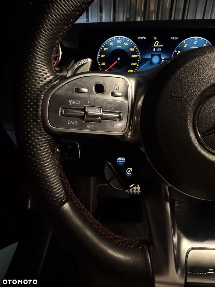 Mercedes-Benz GLA - 22