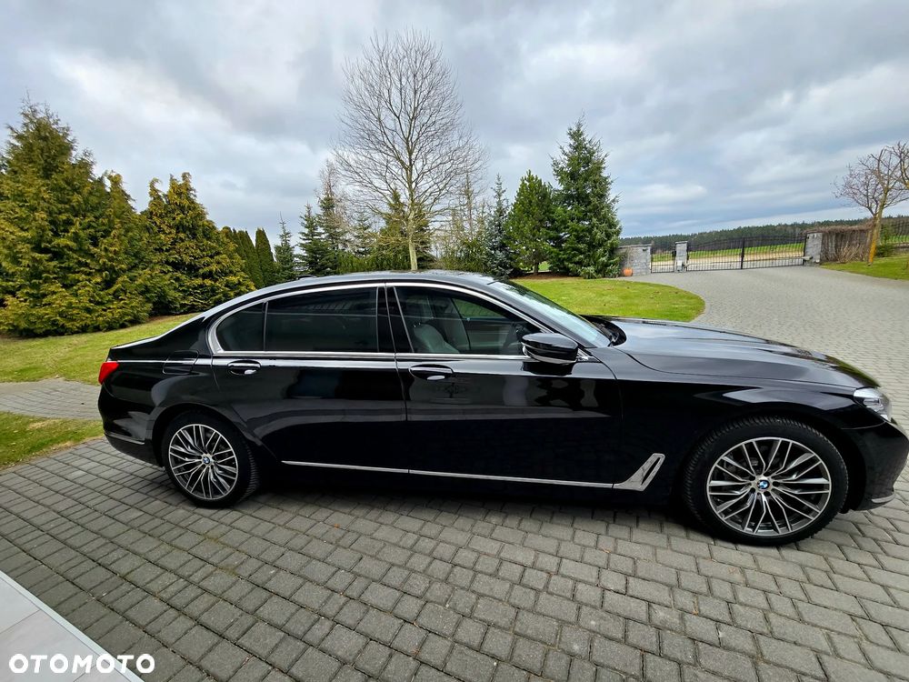 BMW Seria 7 740Li - 4
