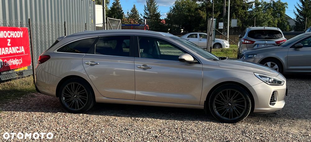 Hyundai i30 1.6 D Premiere Luxury DCT - 3