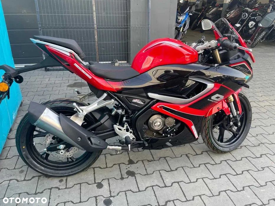 QJMOTOR SRK 125R - 6