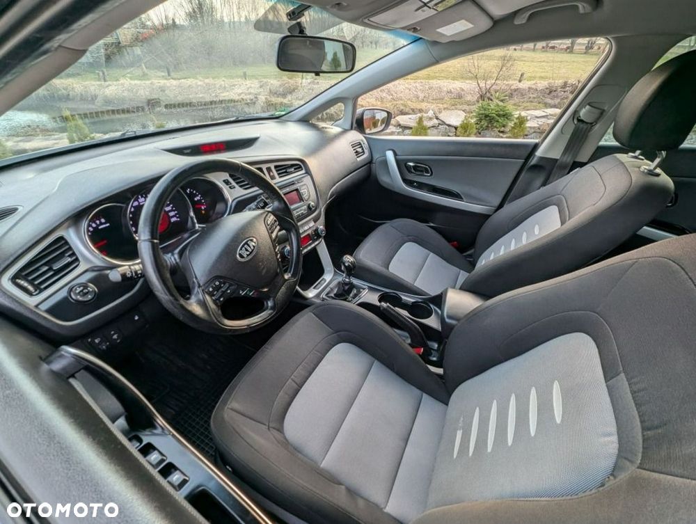 Kia Ceed - 14