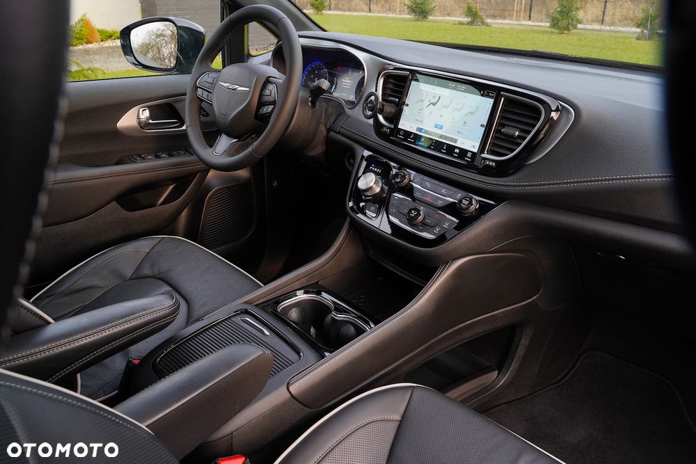 Chrysler Pacifica - 25