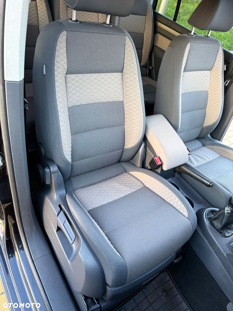 Volkswagen Touran 1.6 Cross - 17