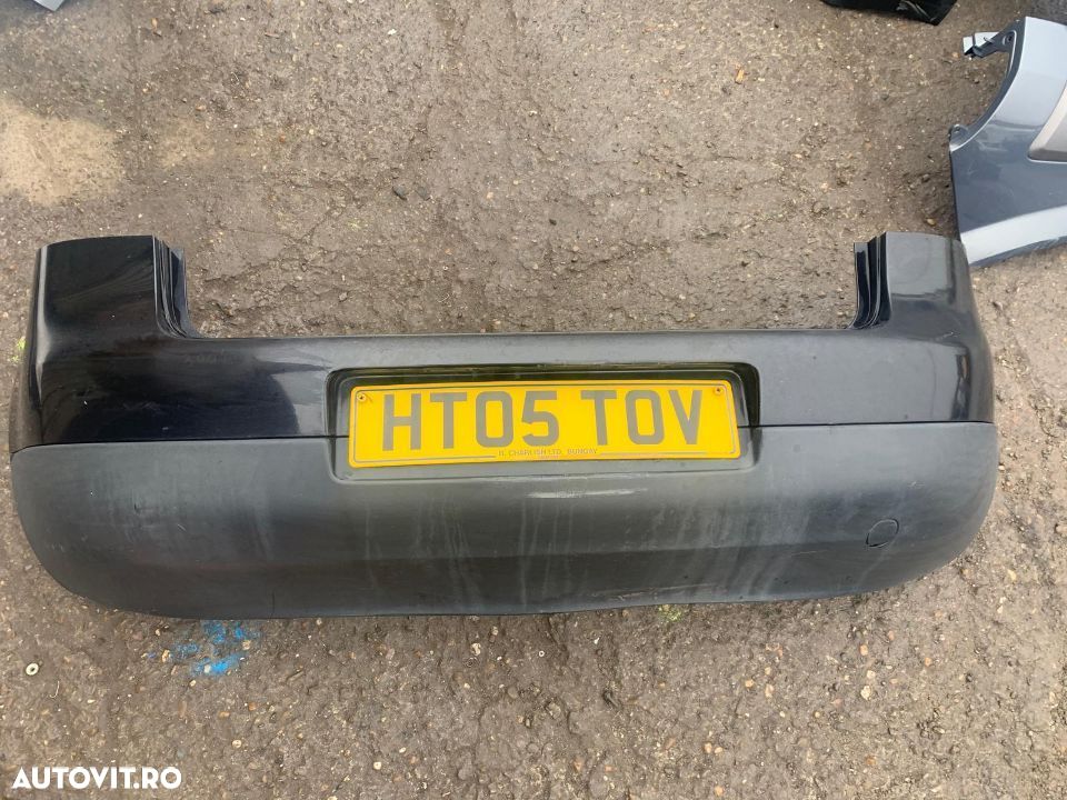 Spoiler / Bara Spate VW Golf 5 Hatchback 2003 - 2009 cu Mici Defecte / Imperfectiuni Cod: 1K6807521 - 1