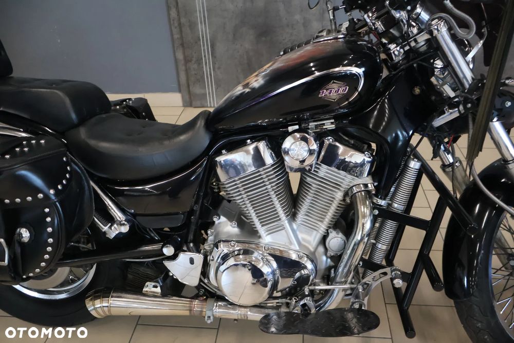 Suzuki VS - 4