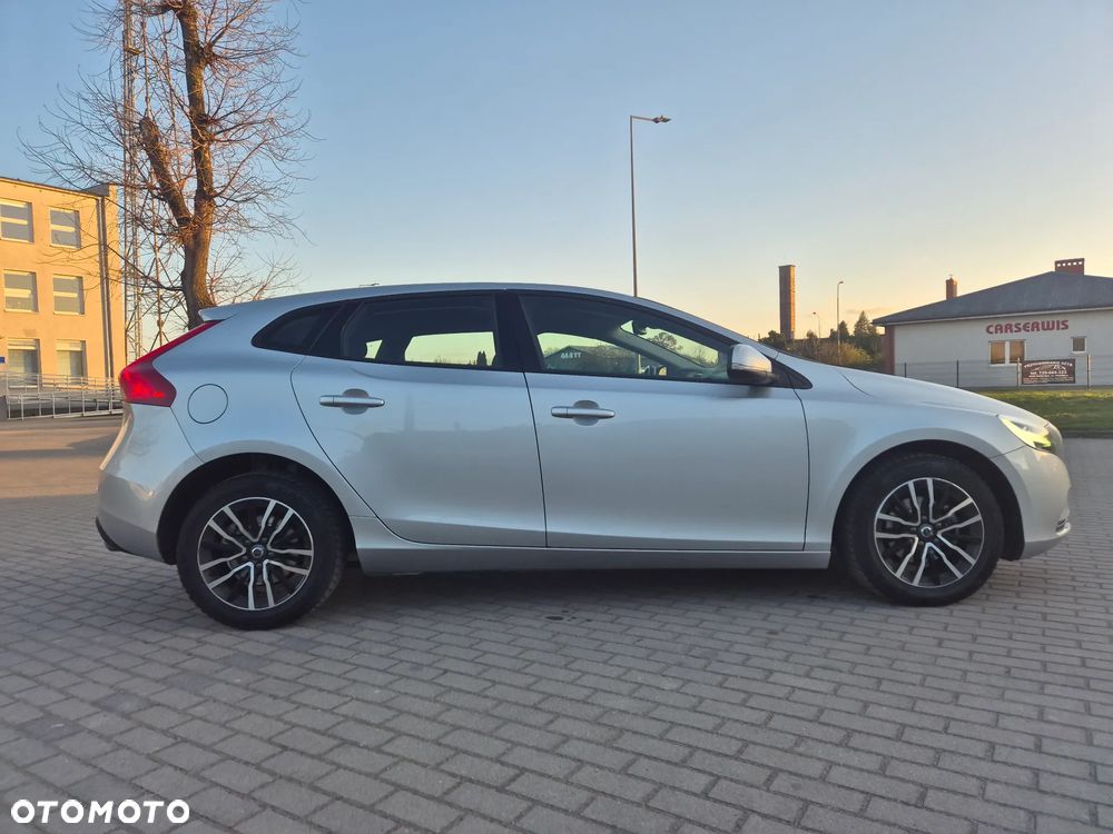 Volvo V40 D2 Inscription - 16