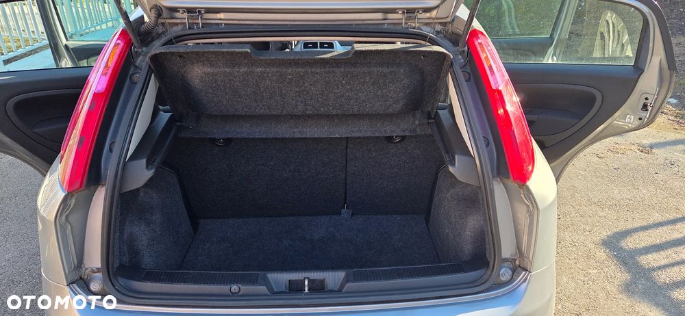 Fiat Grande Punto Actual 1.4 8V Estiva Blue&Me Euro5 - 9