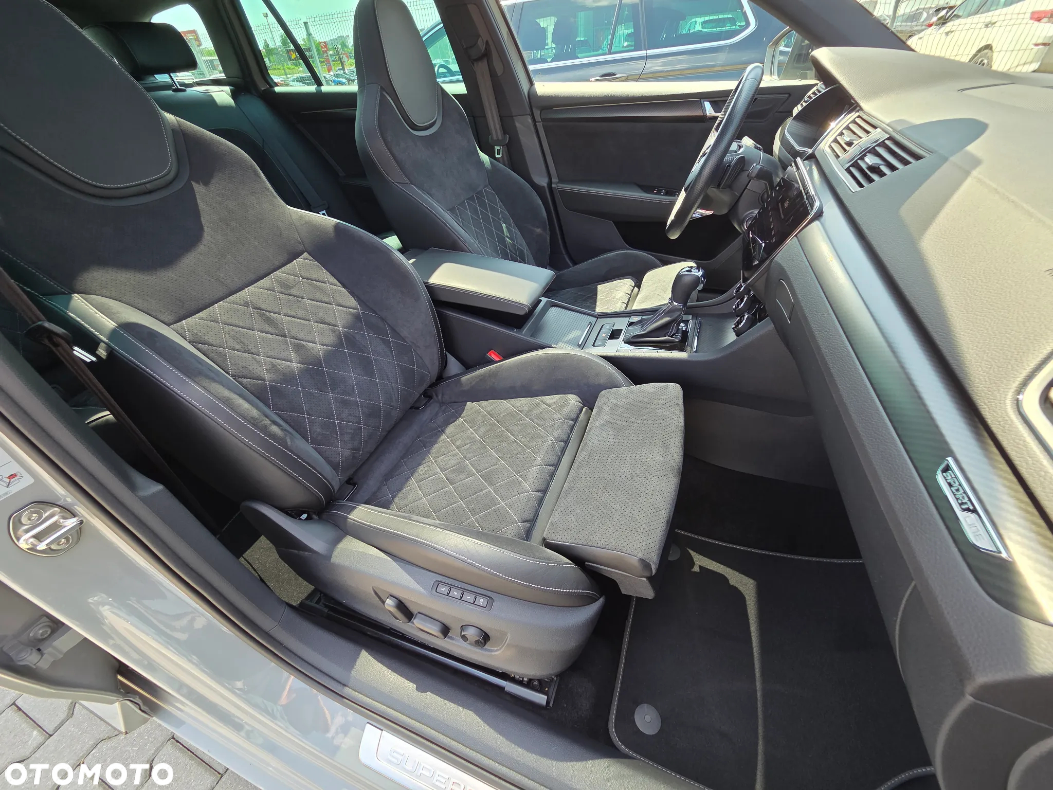 Skoda Superb 2.0 TDI 4x4 Sportline DSG - 34