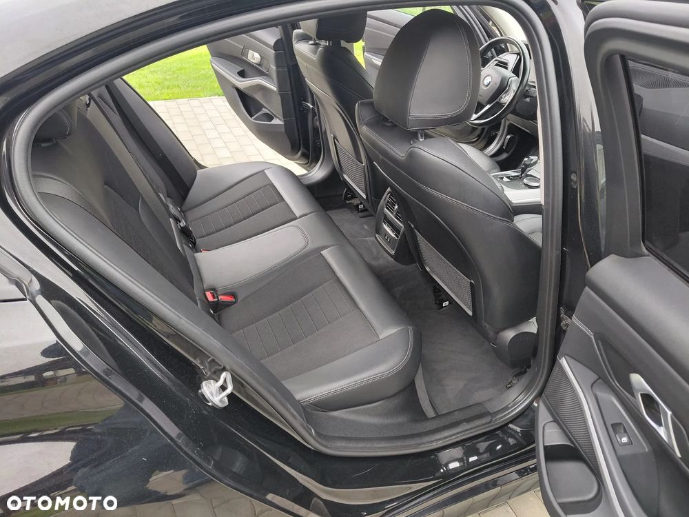 BMW Seria 3 318d Advantage - 15