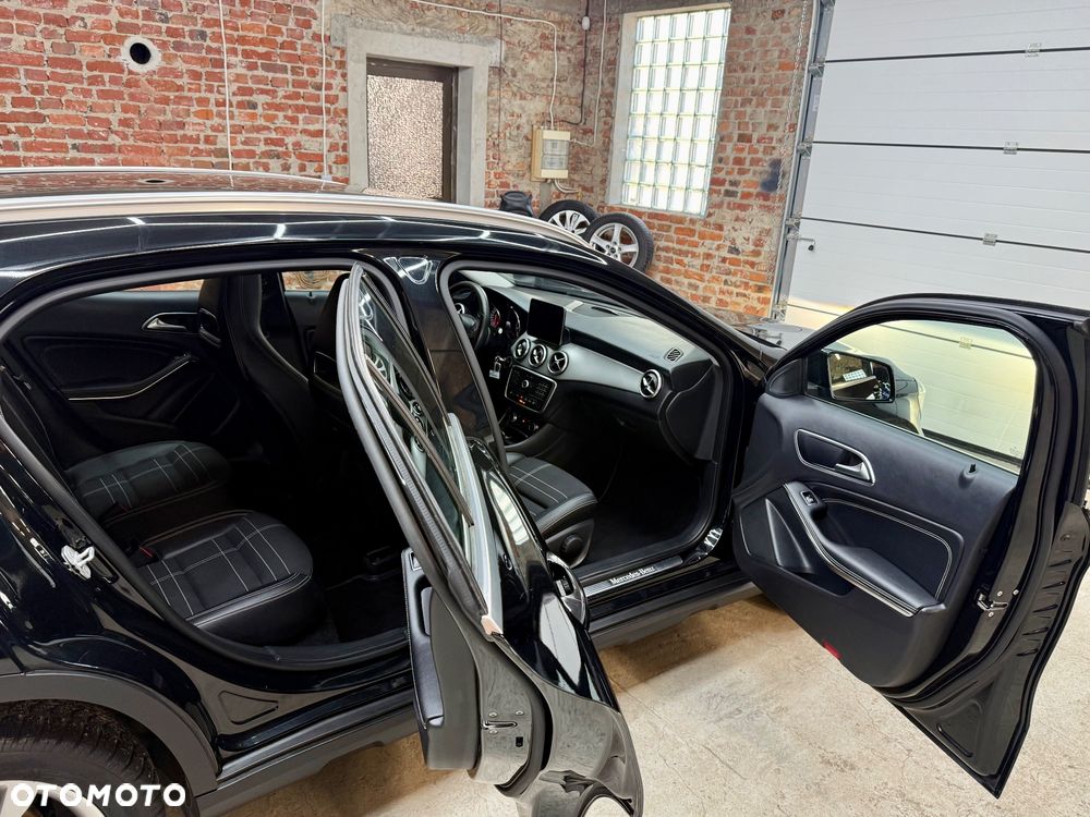 Mercedes-Benz GLA 180 7G-DCT Urban - 6