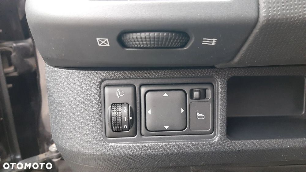 Nissan Micra 1.2 edition 25 Jahre - 9