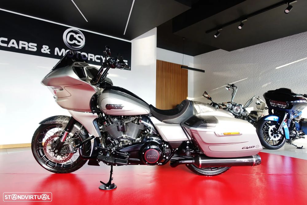 Harley-Davidson Road Glide CVO - 2