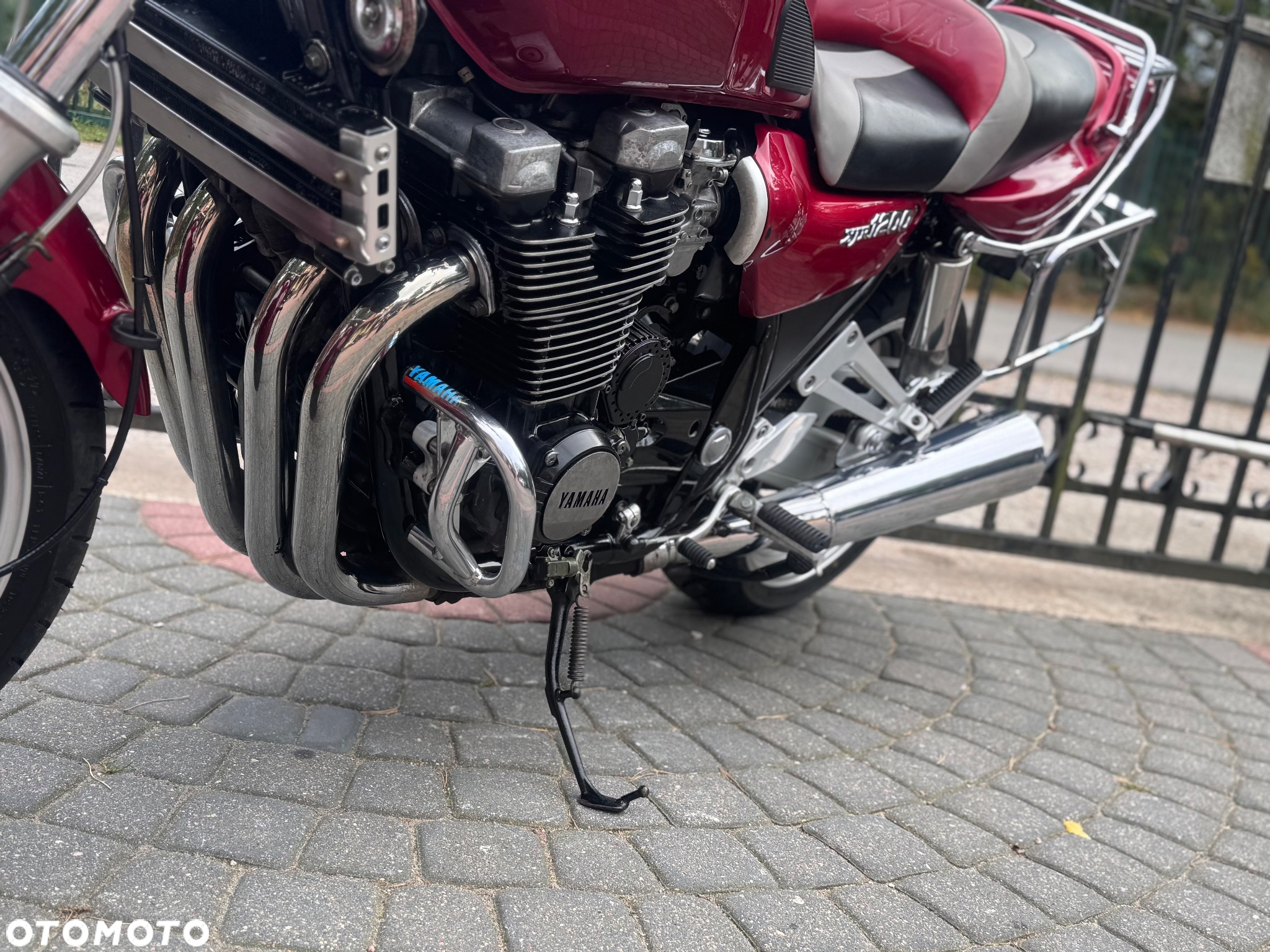 Yamaha XJR - 18