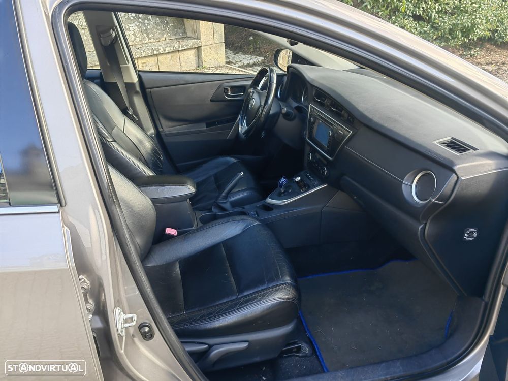 Toyota Auris Touring Sports 1.8 HSD Exclusive+Navi - 16