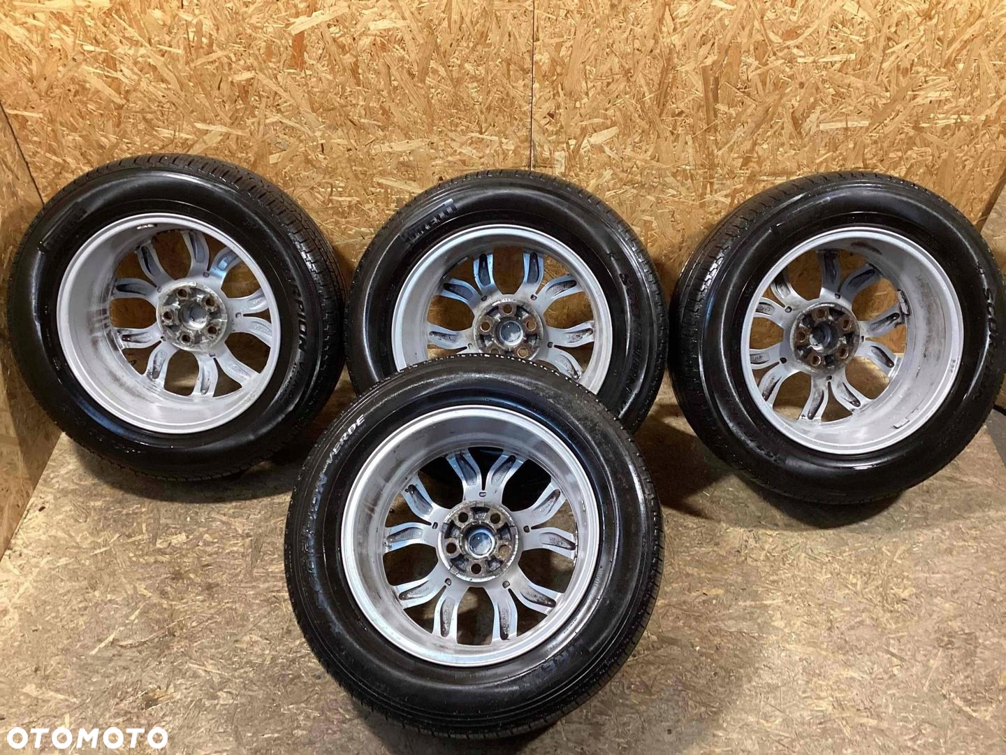Felgi aluminiowe 19 RANGE ROVER DISCOVERY 5 LR081580 Hy321007da 7.5X19EH2 - 7