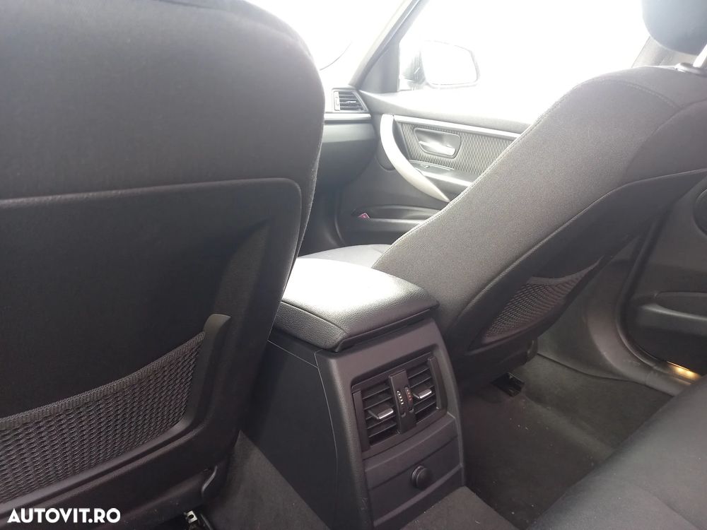 BMW Seria 3 320d xDrive DPF - 6