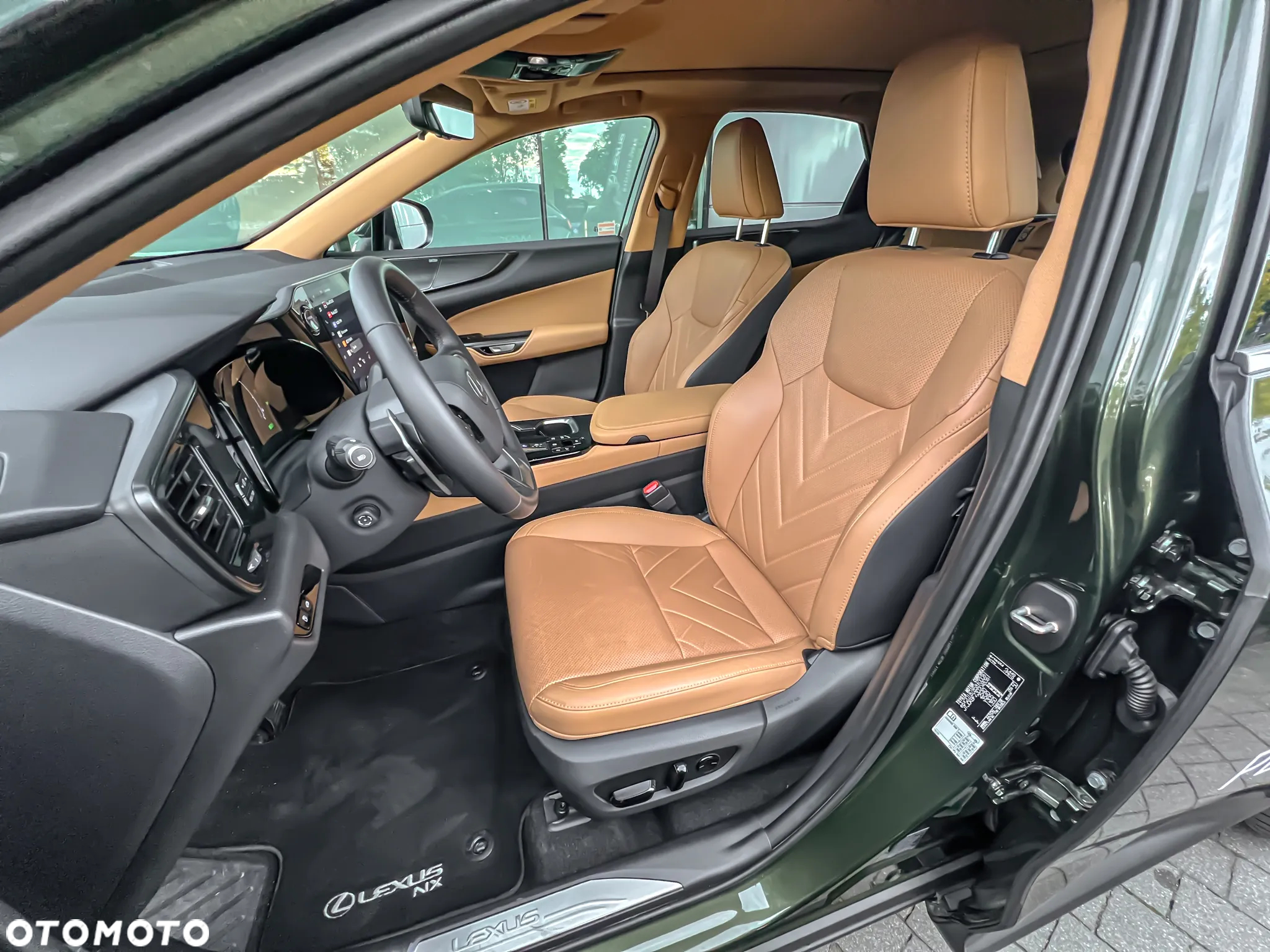 Lexus NX 450h+ Omotenashi AWD - 14