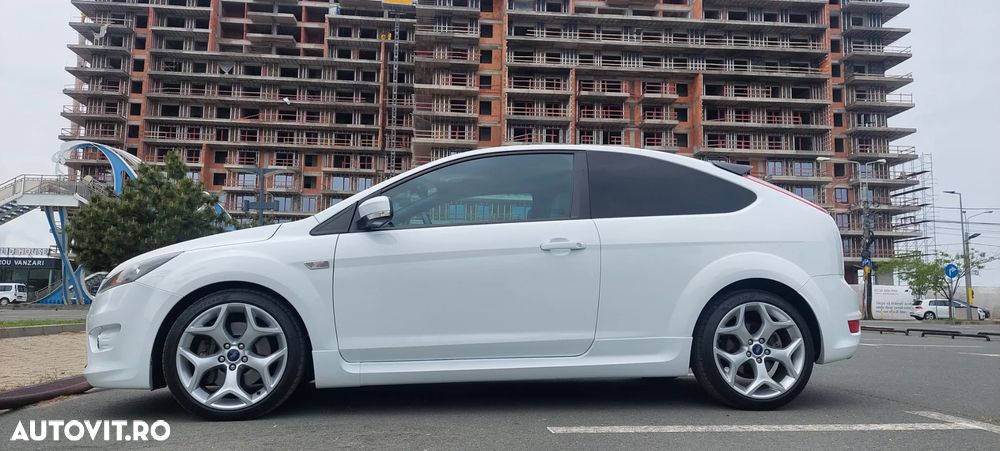 Ford Focus 2.5 ST Rally - 9