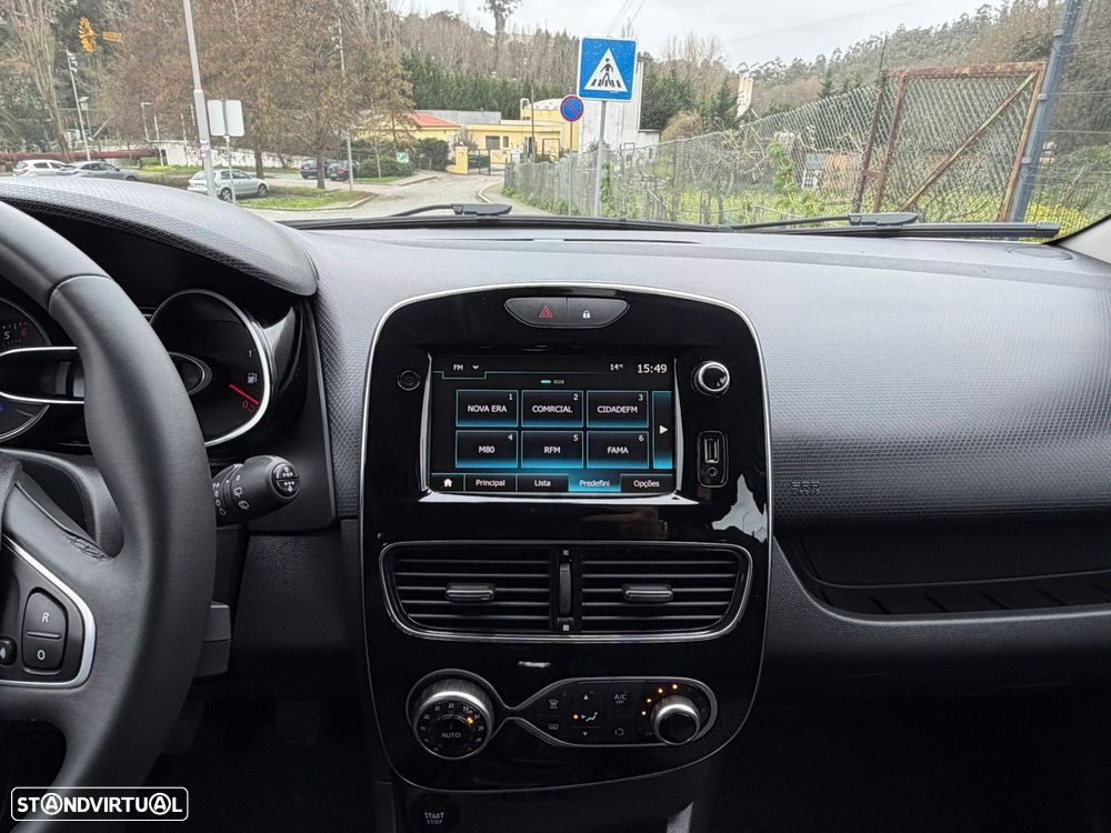 Renault Clio Sport Tourer - 24