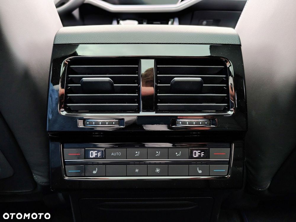 Volkswagen Touareg - 33