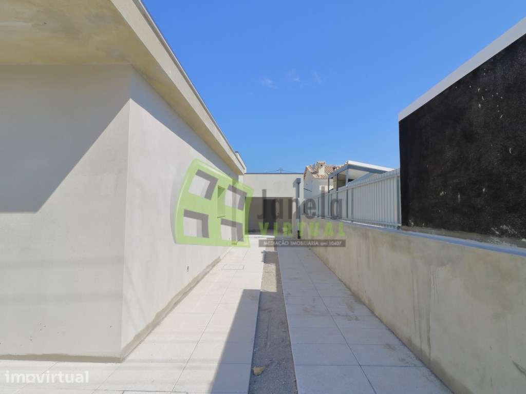 Moradia Isolada Térrea T3+1 em Construção | Fernão Ferro - Grande imagem: 3/30