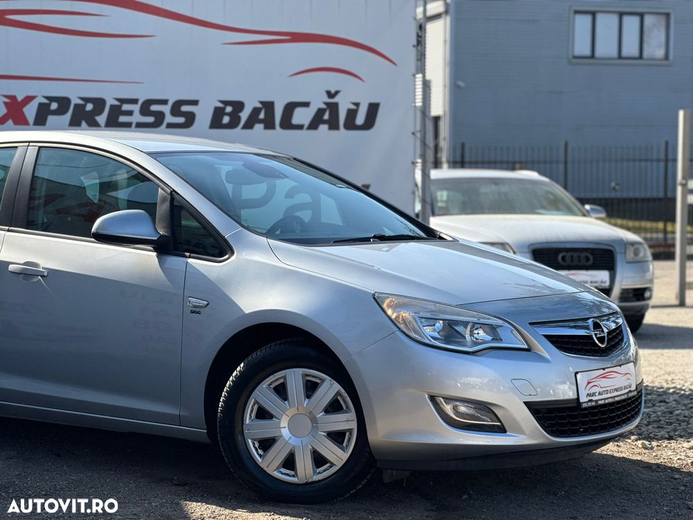 Opel Astra 1.6 - 10