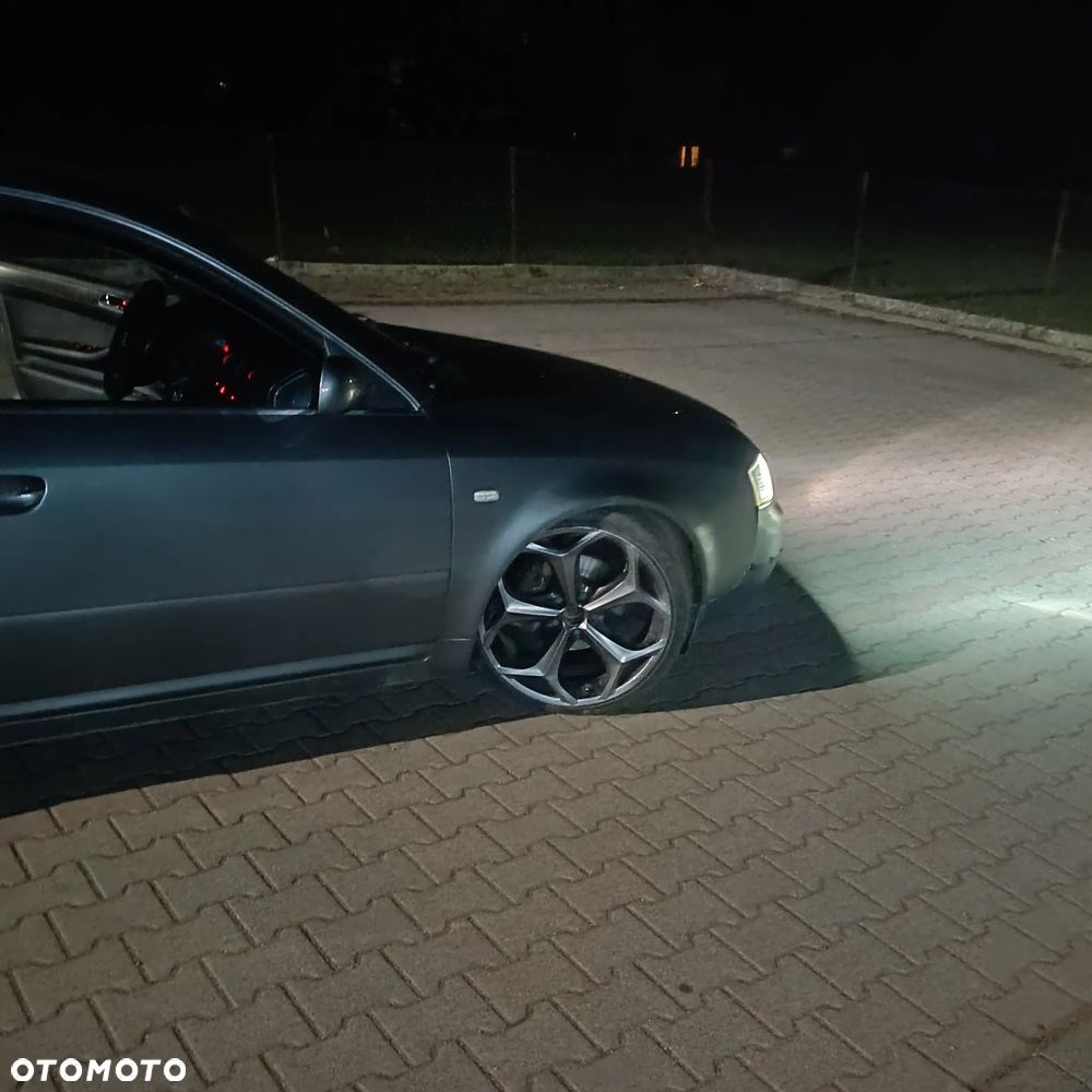 Audi A6 Limousine 2.4 - 2
