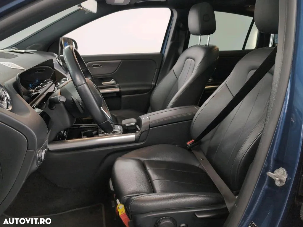 Mercedes-Benz GLA - 4