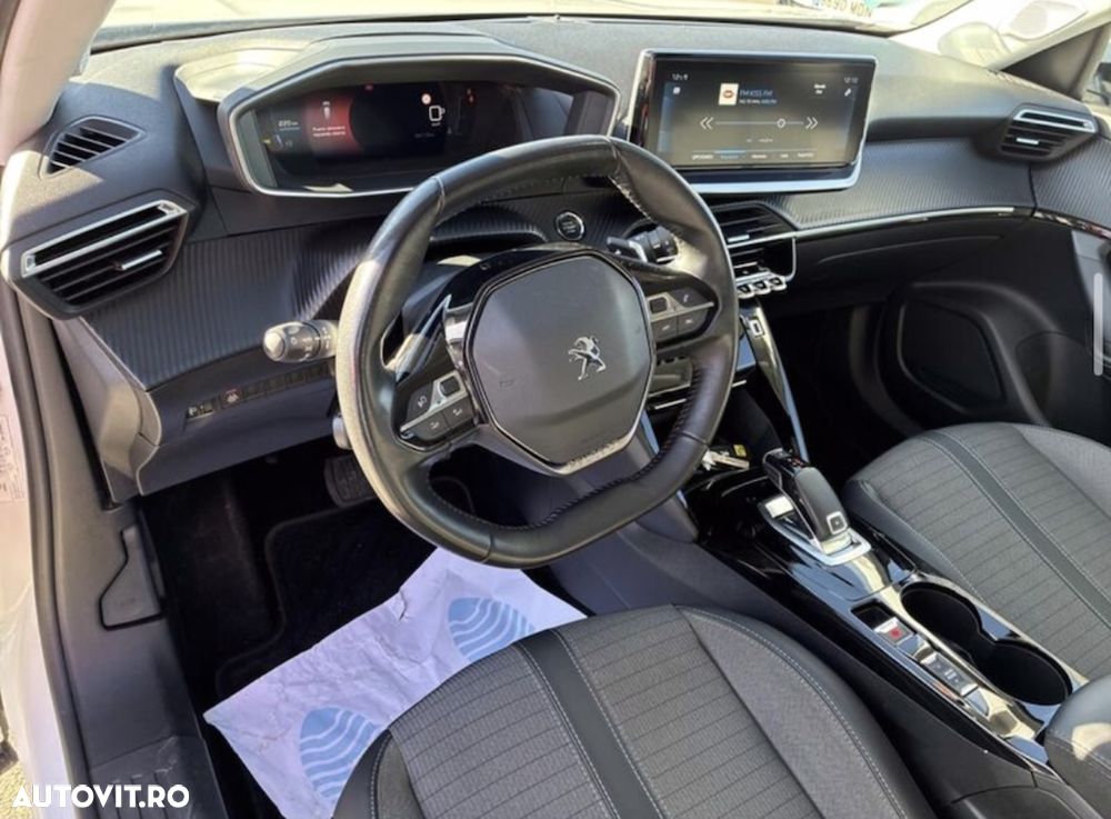 Peugeot 2008 PureTech 130 EAT8 Allure Pack - 5