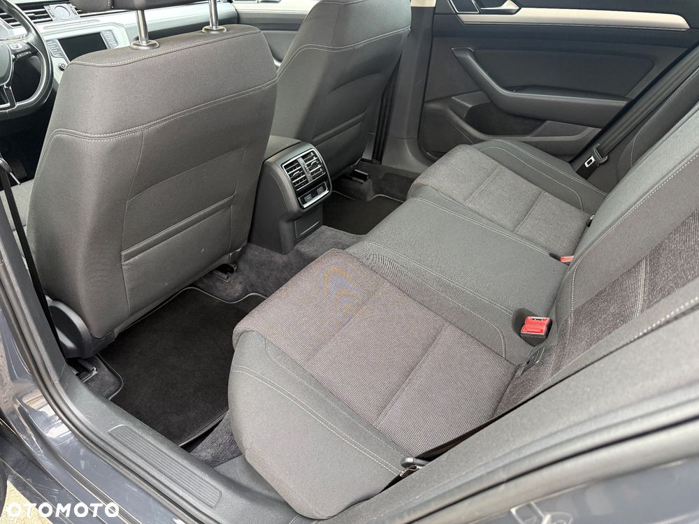 Volkswagen Passat 1.6 TDI (BlueMotion Technology) Comfortline - 13