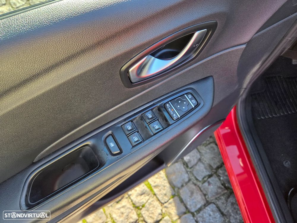 Renault Captur 1.5 dCi Exclusive - 17