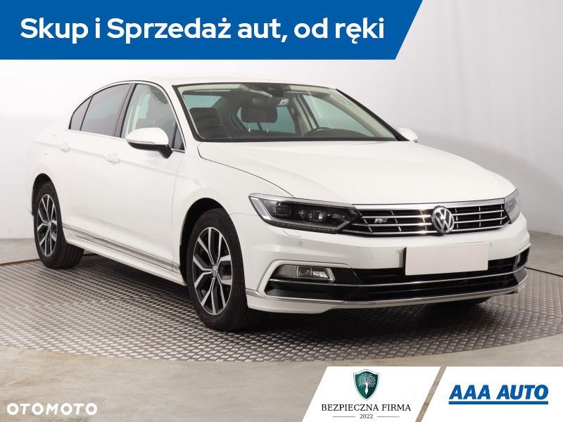 Volkswagen Passat - 2