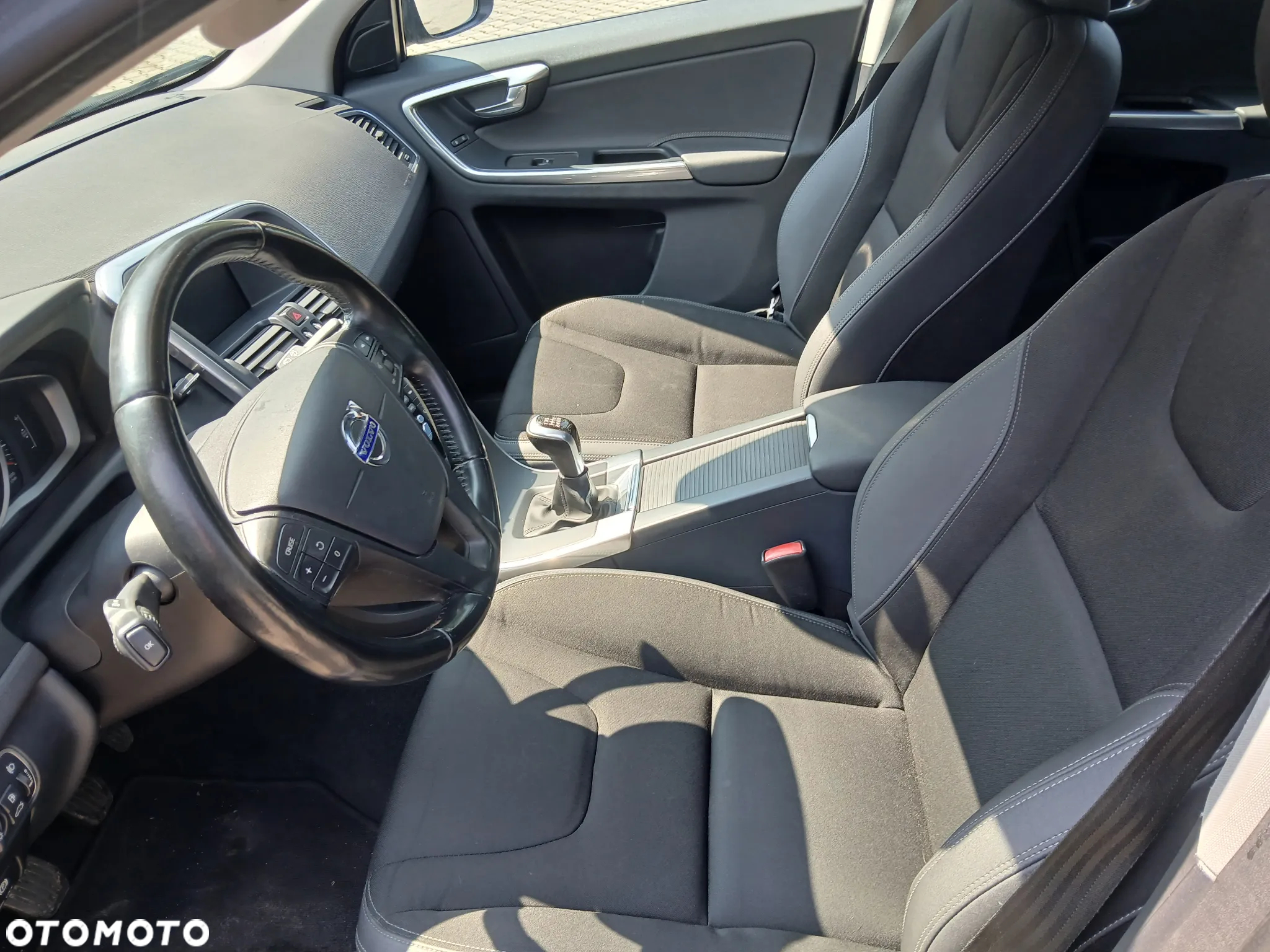 Volvo XC 60 D4 Drive-E Momentum - 14