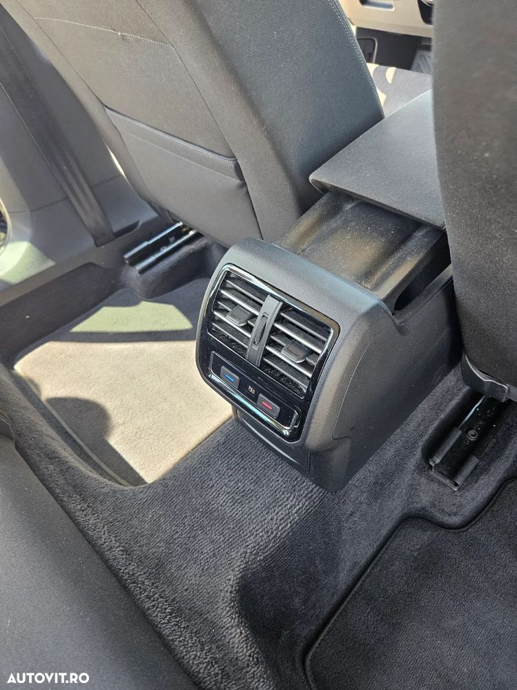 Volkswagen Passat Variant 1.6 TDI (BlueMotion Technology) DSG Comfortline - 17