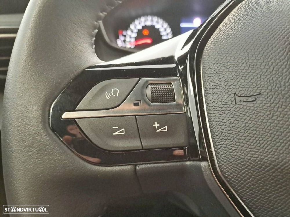 Peugeot 2008 1.2 PureTech Style - 16