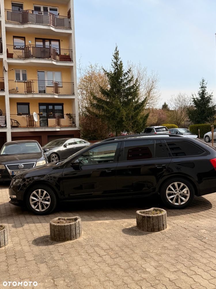 Skoda Octavia 1.6 TDI Ambition DSG - 4