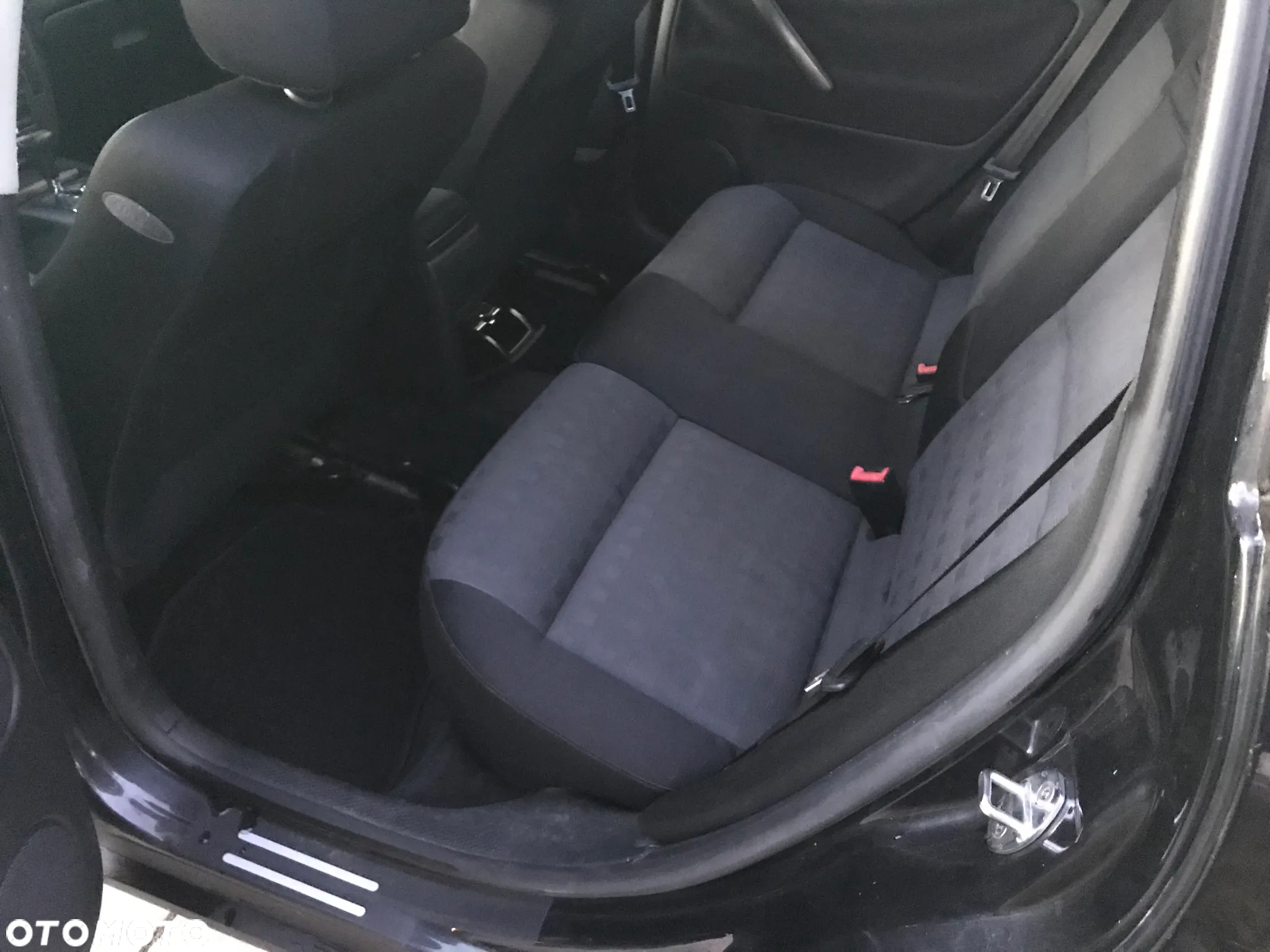 Volkswagen Passat - 9