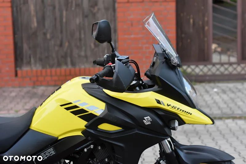 Suzuki DL - 8