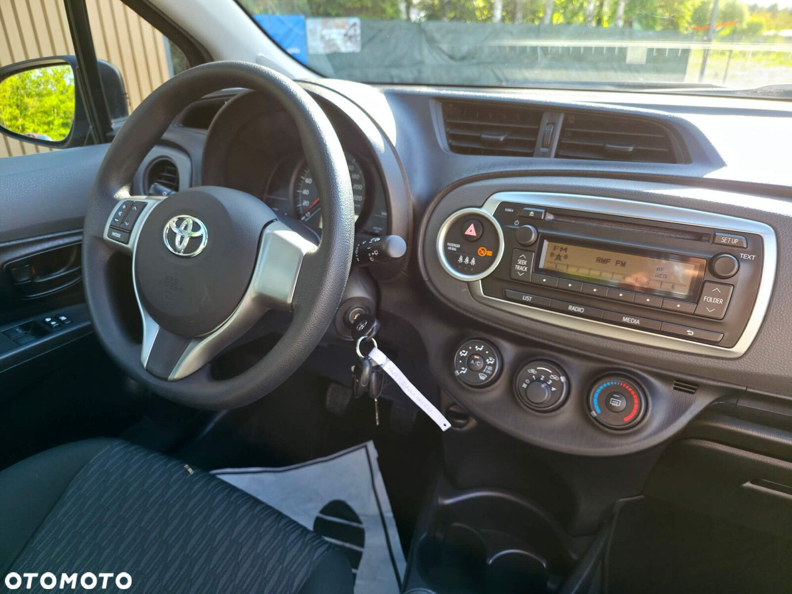 Toyota Yaris - 10