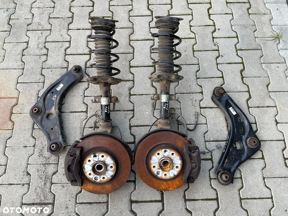 NISSAN QASHQAI II J11 1.2 DIG-T MCPHERSON ZWROTNICA PRZÓD LEWA PRAWA WAHACZ