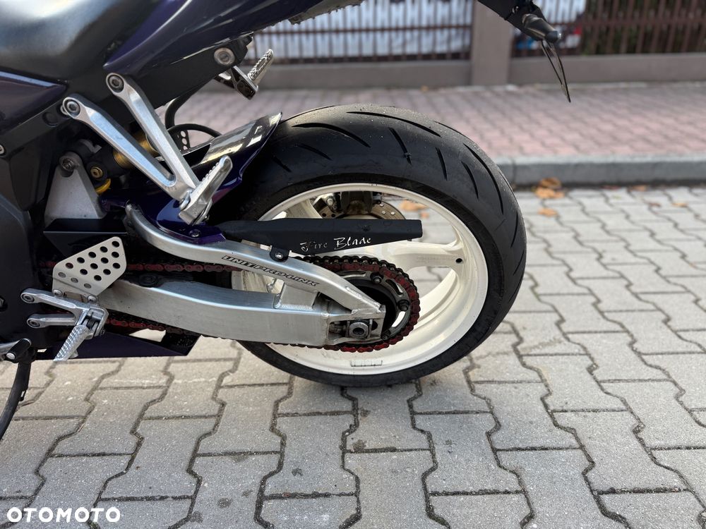 Honda CBR - 27