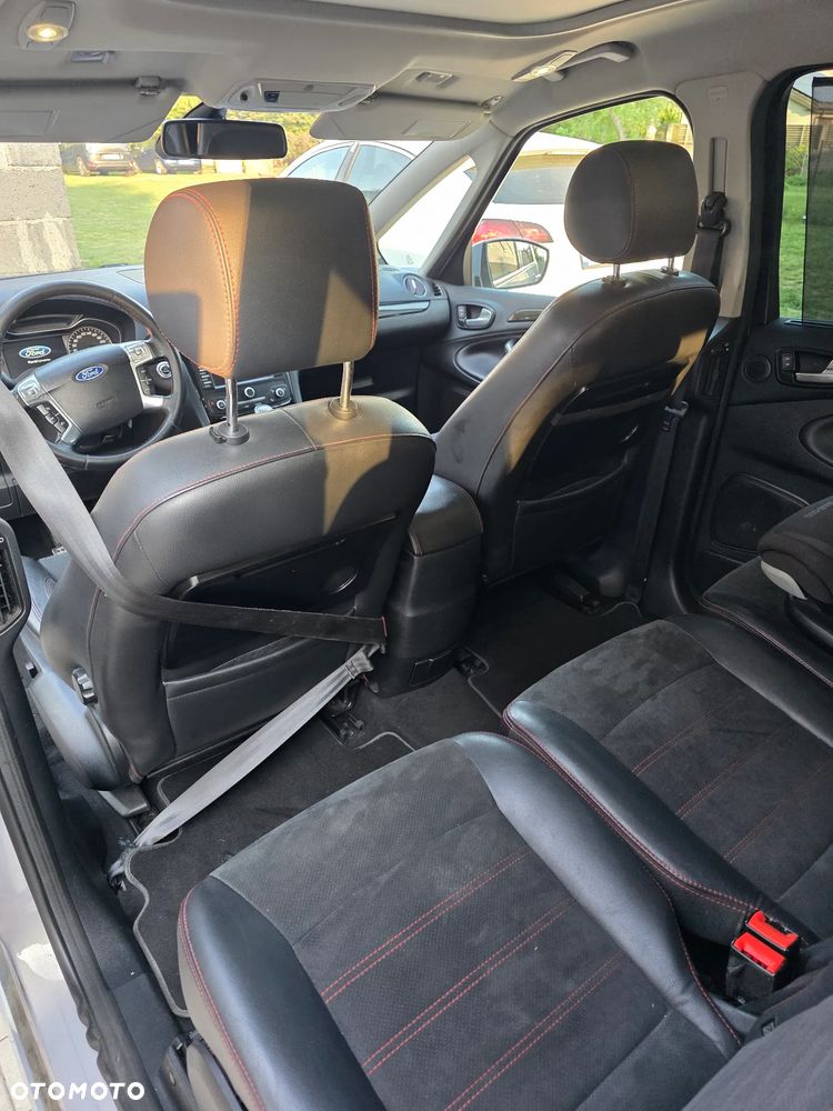 Ford S-Max - 13