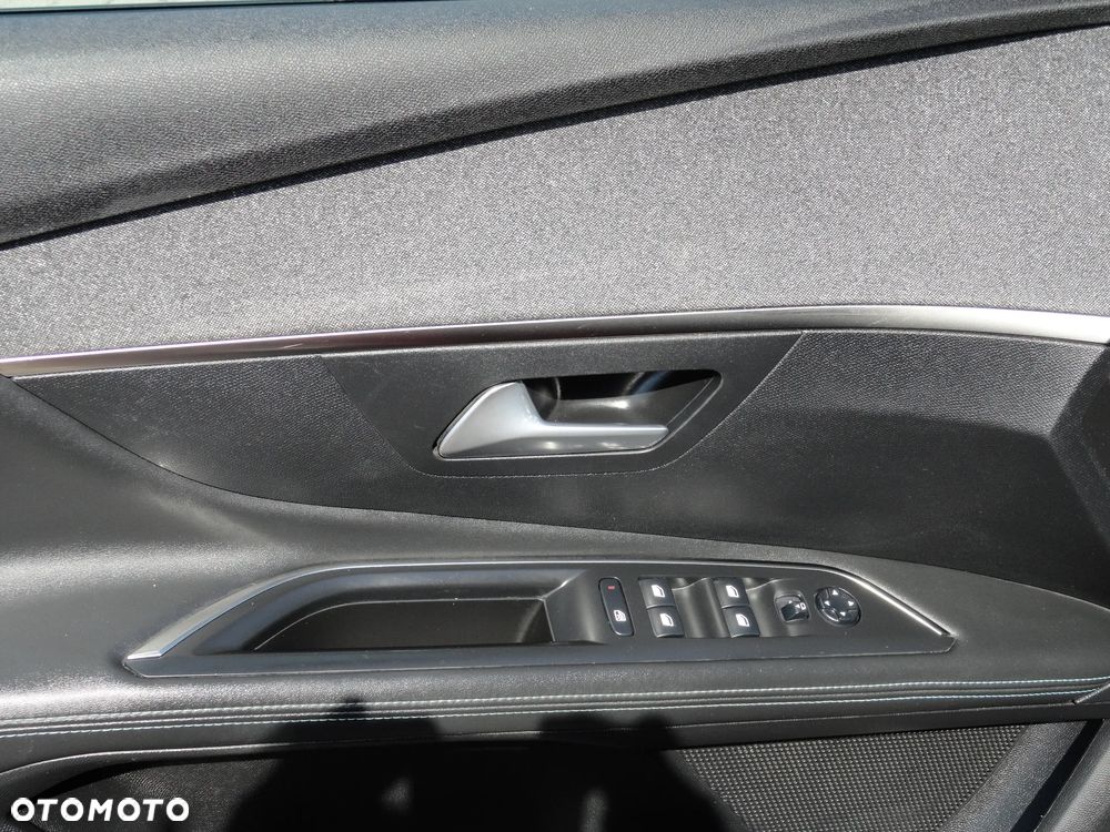 Peugeot 3008 BlueHDi 130 Stop & Start EAT8 Allure - 21