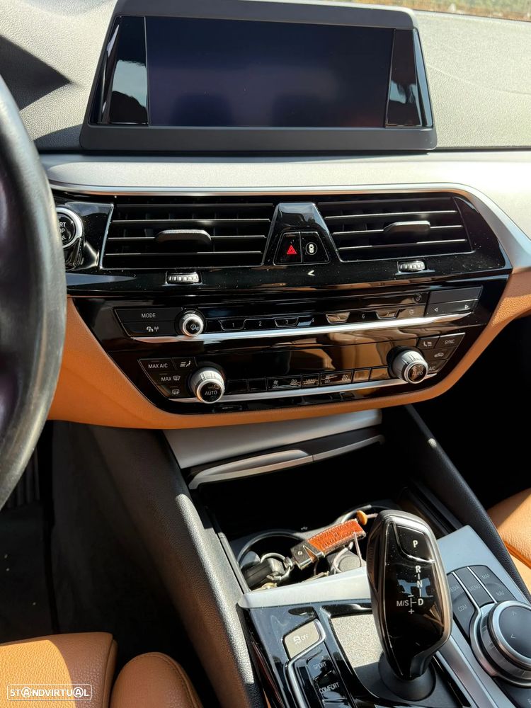 BMW 520 d Line Luxury Auto - 4