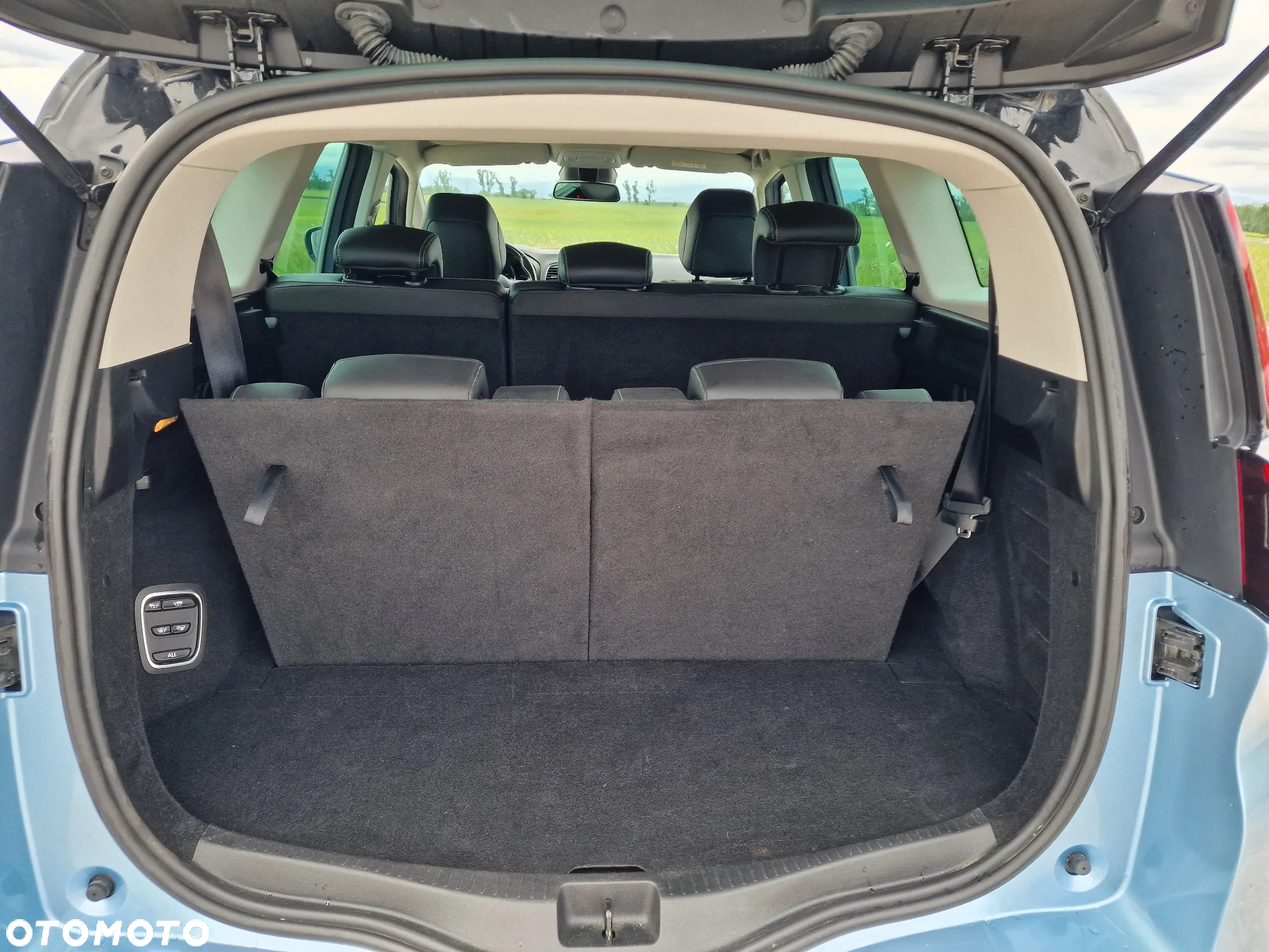 Renault Scenic BLUE dCi 120 EDC LIMITED - 25