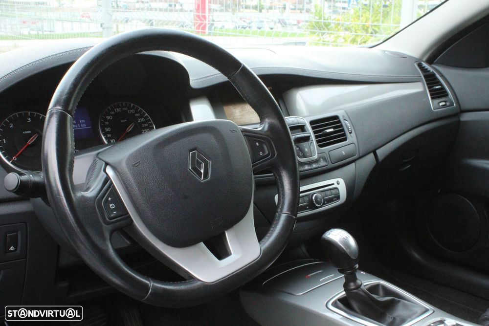 Renault Laguna Coupe 2.0 dCi Dynamique S 4Control - 17