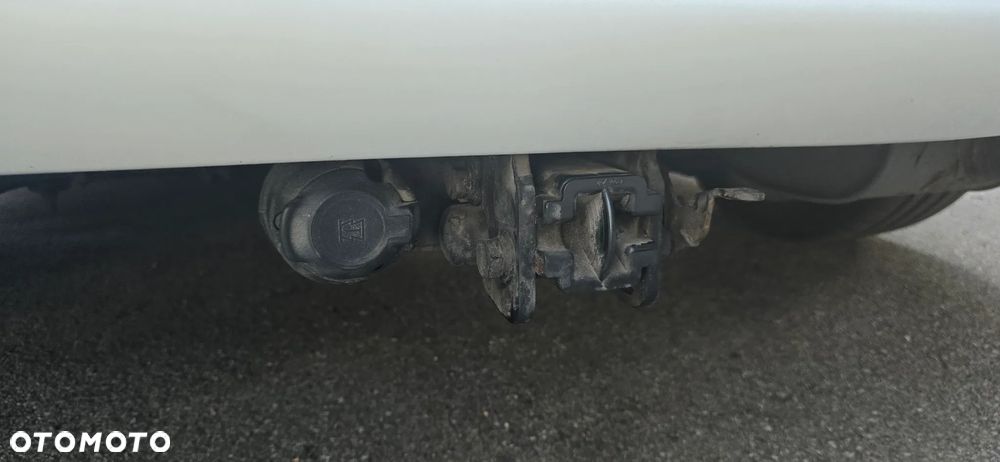 Toyota Auris 2.2 D-4D D-CAT - 18