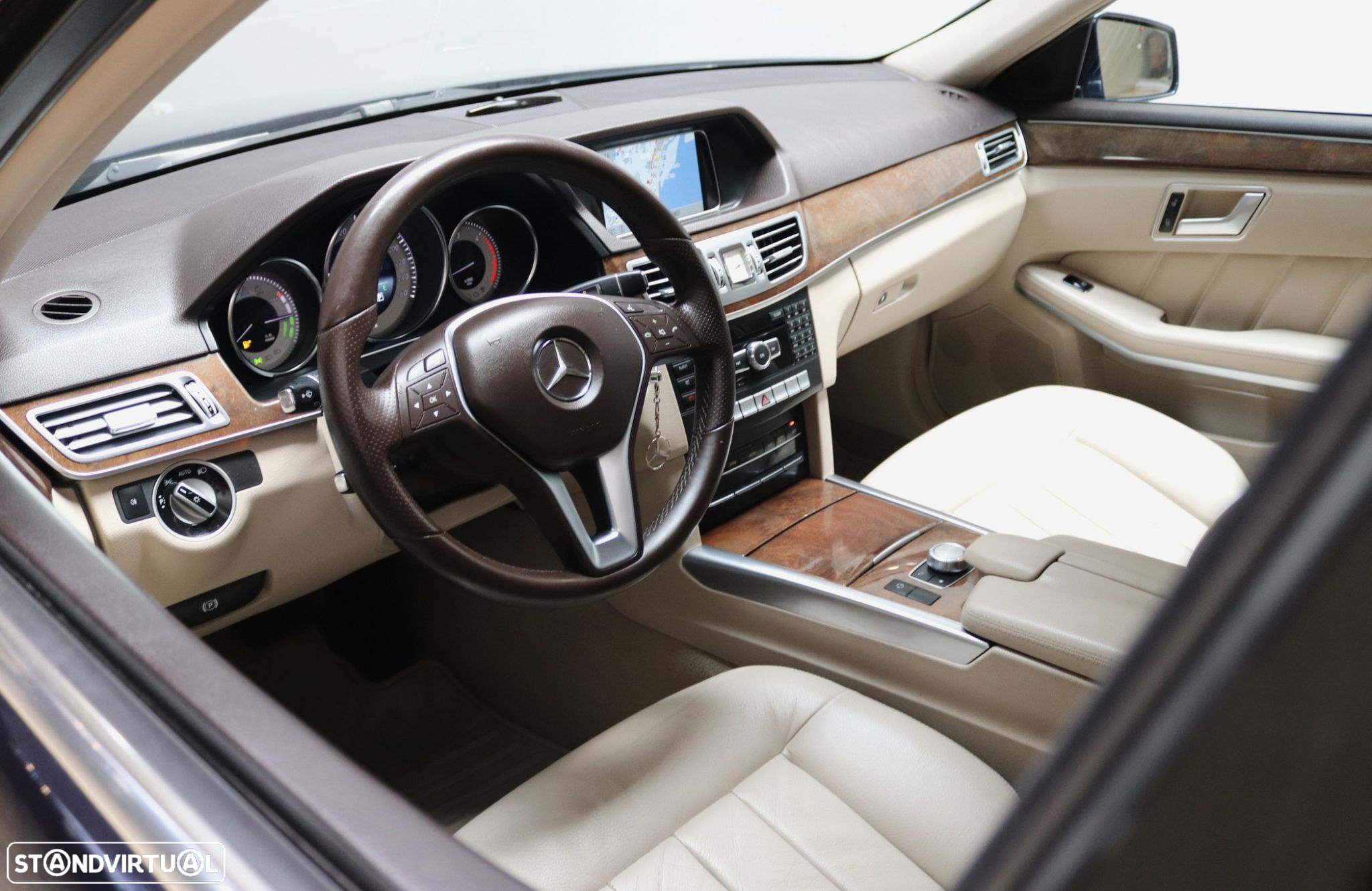Mercedes-Benz E 300 Bluetec Hybrid Avantgarde - 11