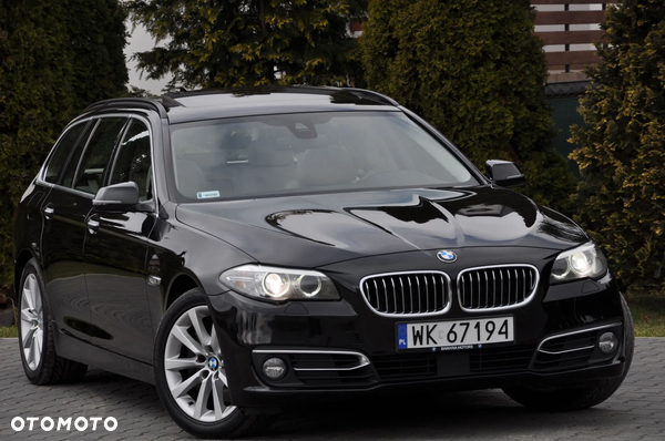BMW Seria 5 525d xDrive Touring Luxury Line